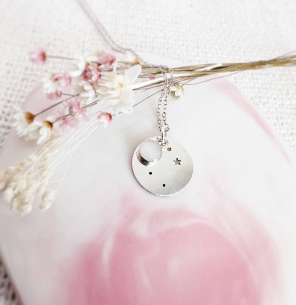 Lait maternel périmé ou oublié : offrez-lui une seconde vie. 7 Astre pendentif au lait maternel bijou souvenir 1