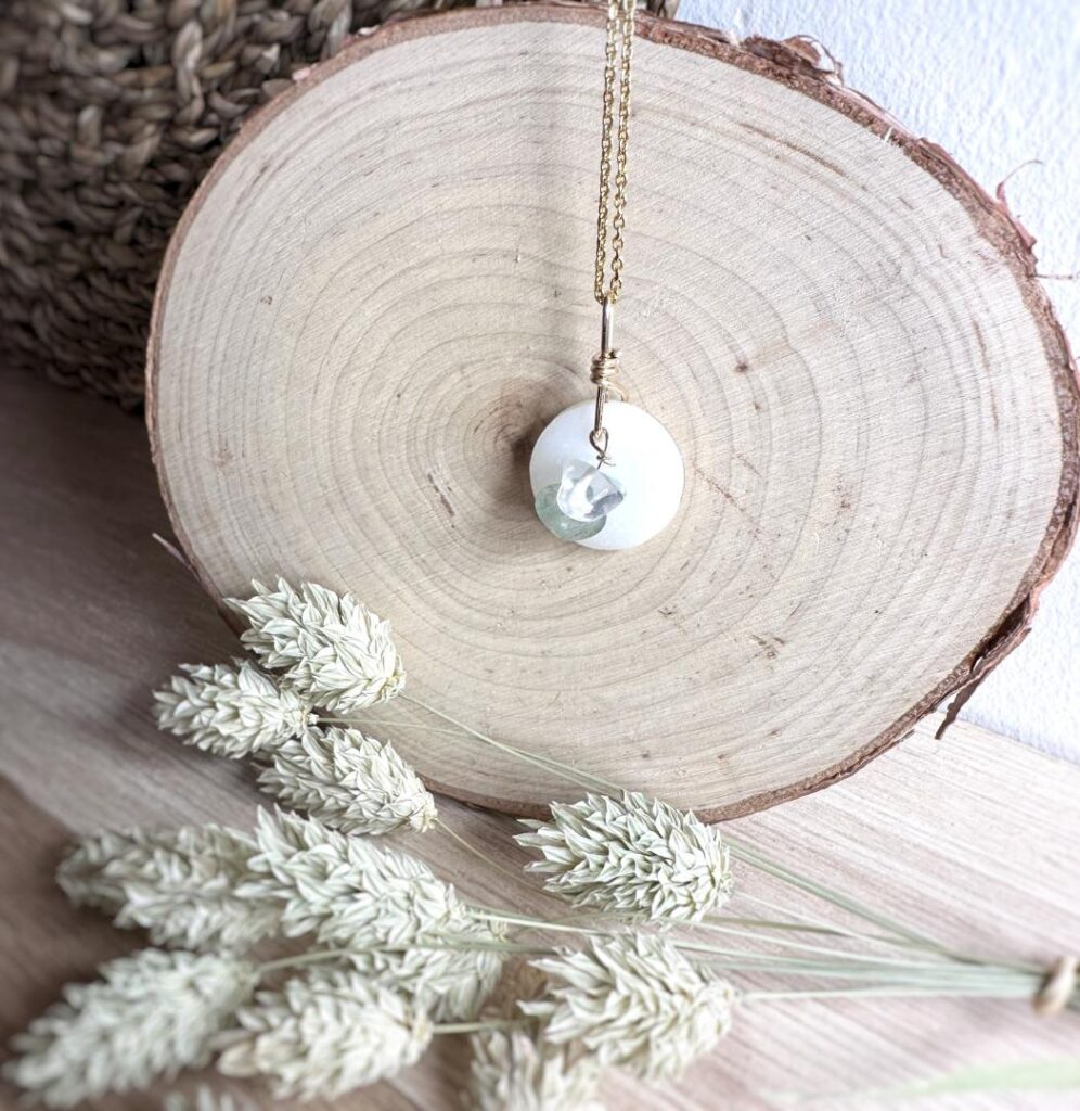 Breloque aventurine verte et cristal de roche pour bijoux au lait maternel Elégants et Délicats