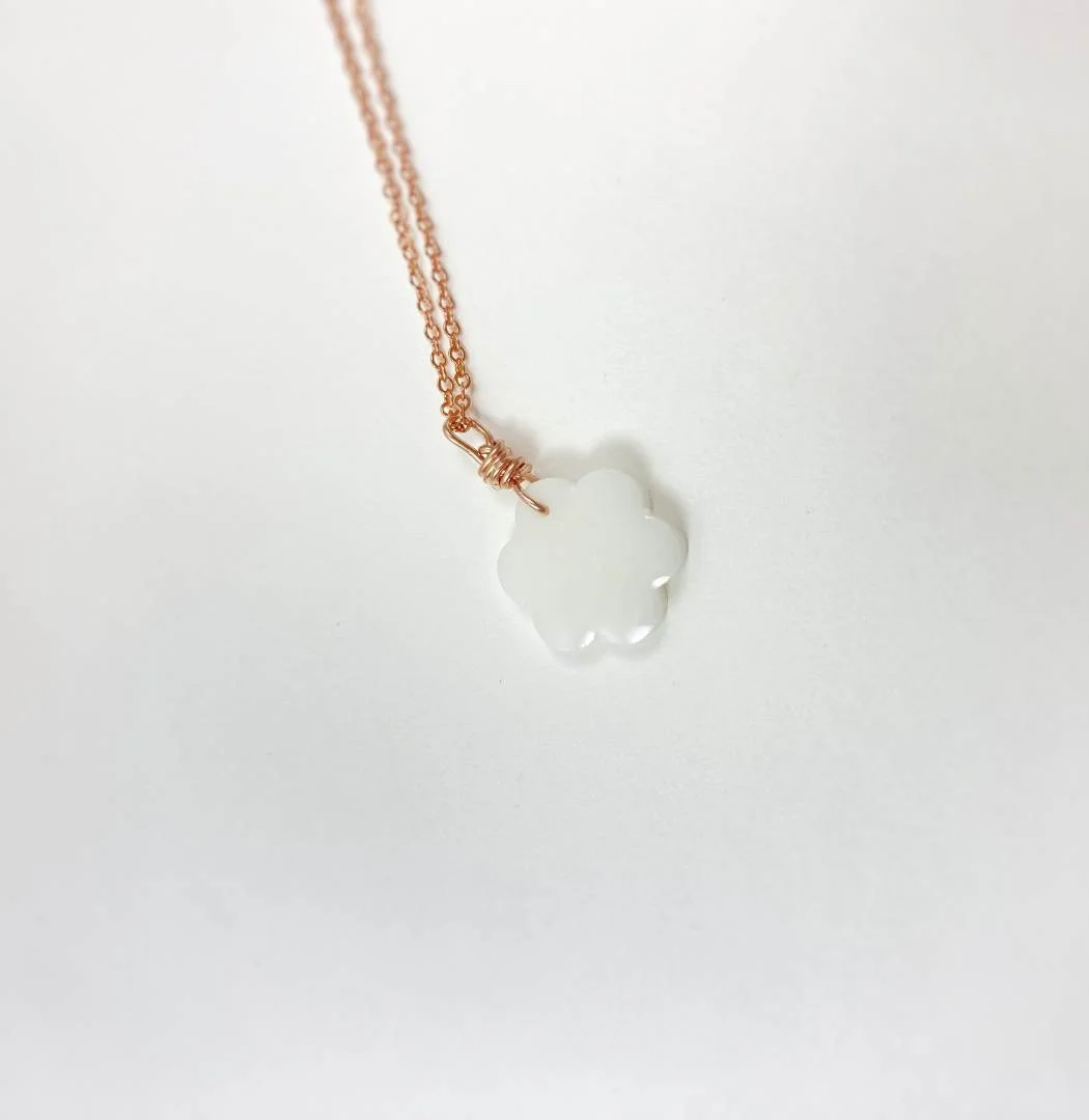 Camélia - Pendentif au lait maternel – Image 3