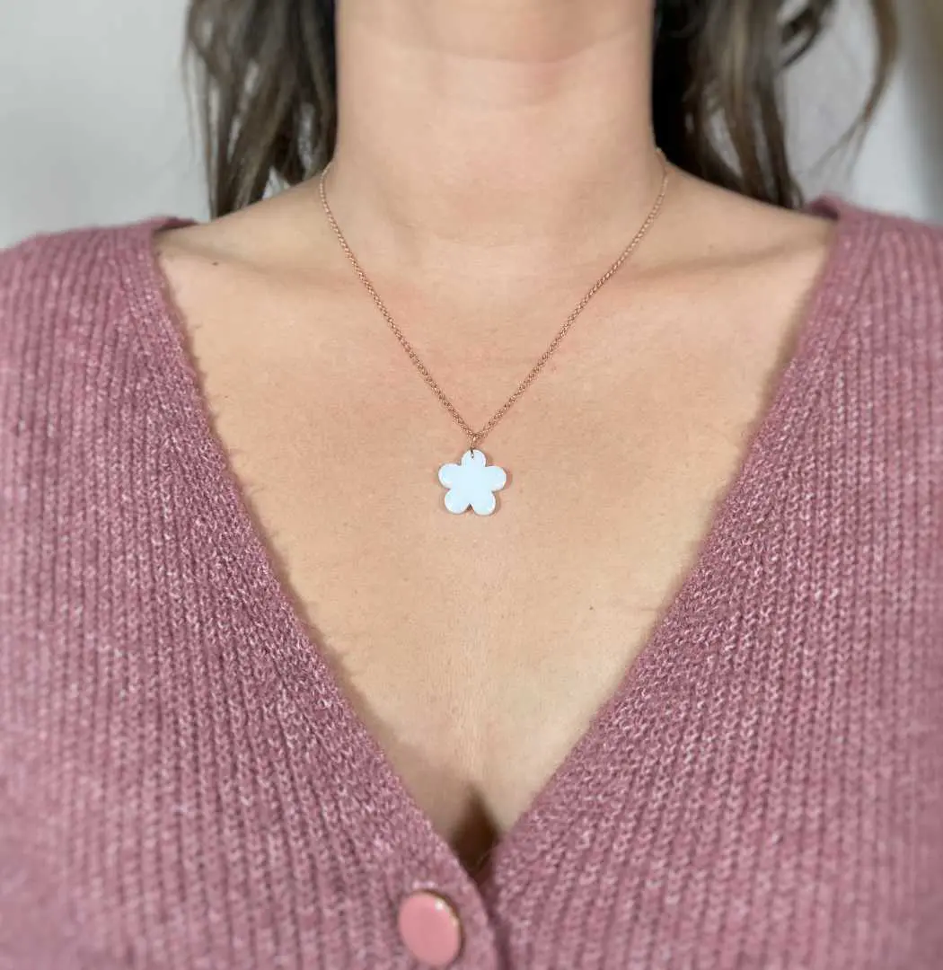Fleurette pendentif lait maternel bijou souvenir