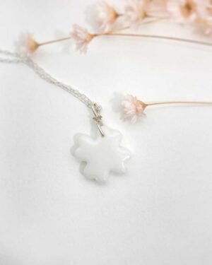 Trèfle pendentif au lait maternel bijou souvenir