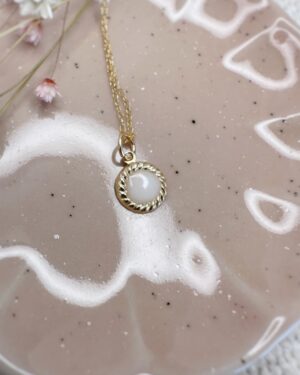 Torsade pendentif au lait maternel