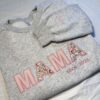 Broderie souvenir sweat MAMA