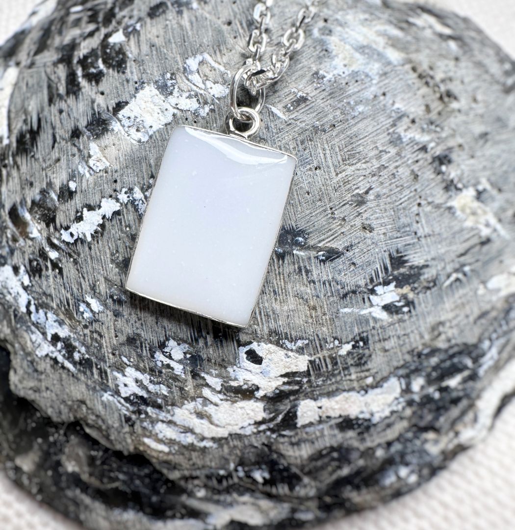 Adonis - Pendentif au lait maternel 1 Adonis pendentif au lait maternel pour homme 2