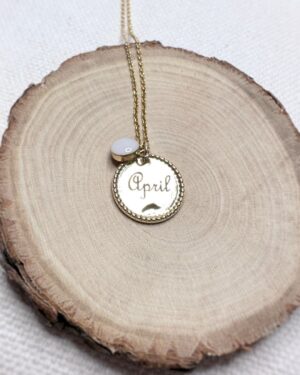 April, médaille au lait maternel