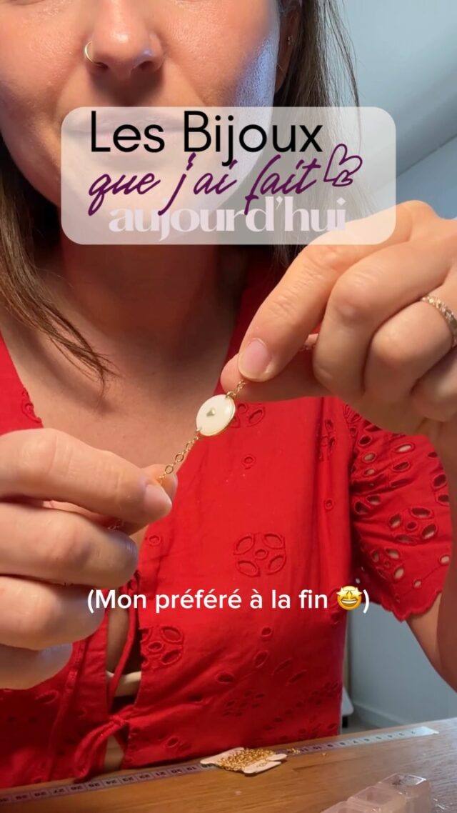 Et vous, c’est lequel votre préféré ? 

Portez vos souvenirs près du coeur 💕
___________________________________

Modèles déposés ®️

Hello, moi c’est Mélane et je transforme tes souvenirs en bijou et broderies

🤍Bijoux contenant ton lait maternel pour un beau souvenir de ton allaitement, fleurs séchées de bouquet de mariée, sable, cendres, terre, cordon ombilical… les possibilités sont infinies ! Créons ensemble ton bijou souvenir, lien en bio ! 

💜 Broderies souvenirs avec les vêtements de bébé, de personnes qui nous ont quittées, des sweats à porter et reporter pour afficher fièrement son histoire de vie, lien en bio ! 

[ allaitement - Parentalité - maternité - motherhood - tétées - lait maternel - bijoux - souvenirs - bébé - enfant - toddler - newborn - nourrisson - infant - bijou au lait maternel - mode bébé- vêtements souvenirs - bébé 2026 ]

#allaitement #bébé2026  #parentalité #futuremaman 
#bébéenroute