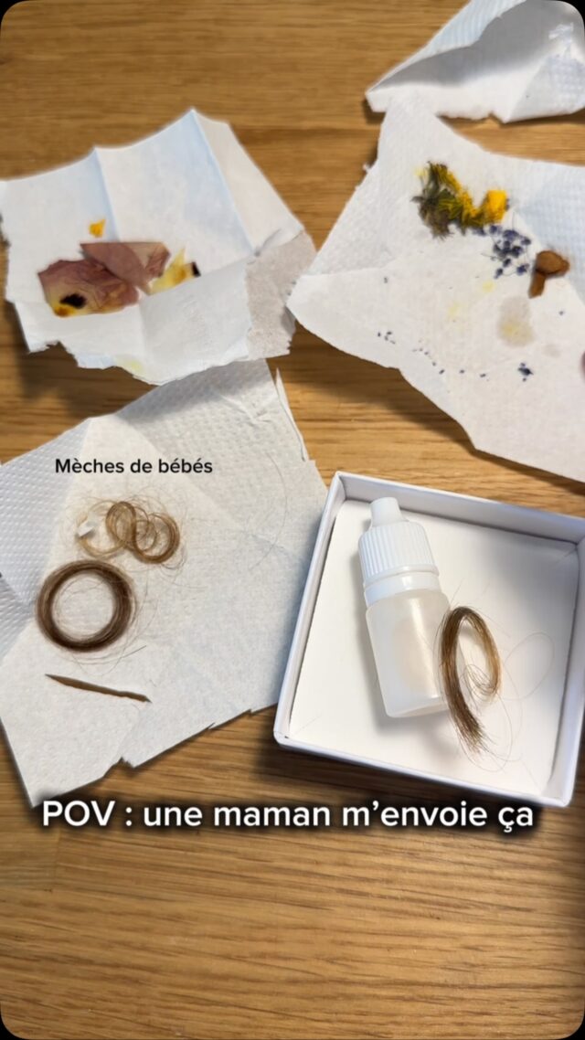 J’adore mon travail 💜

Portez vos souvenirs près du coeur 💕
___________________________________

Modèles déposés ®️

Hello, moi c’est Mélane et je transforme tes souvenirs en bijou et broderies

🤍Bijoux contenant ton lait maternel pour un beau souvenir de ton allaitement, fleurs séchées de bouquet de mariée, sable, cendres, terre, cordon ombilical… les possibilités sont infinies ! Créons ensemble ton bijou souvenir, lien en bio ! 

💜 Broderies souvenirs avec les vêtements de bébé, de personnes qui nous ont quittées, des sweats à porter et reporter pour afficher fièrement son histoire de vie, lien en bio ! 

[ allaitement - Parentalité - maternité - motherhood - tétées - lait maternel - bijoux - souvenirs - bébé - enfant - toddler - newborn - nourrisson - infant - bijou au lait maternel - mode bébé- vêtements souvenirs - bébé 2026 ]

#allaitement #bébé2026  #parentalité #futuremaman 
#bébéenroute
