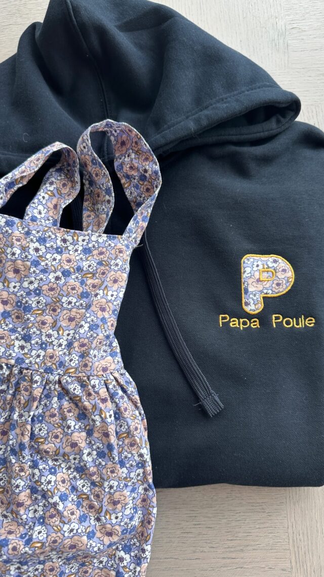 Parce qu’on a tous cette boîte avec deux trois tenues de nos bébés qu’on a adoré leur faire porter 💜

Ne les laisse pas au fond du placard et envoie les moi ! 

ortez vos souvenirs près du coeur 💕
___________________________________

Modèles déposés ®️

Hello, moi c’est Mélane et je transforme tes souvenirs en bijou et broderies

🤍Bijoux contenant ton lait maternel pour un beau souvenir de ton allaitement, fleurs séchées de bouquet de mariée, sable, cendres, terre, cordon ombilical… les possibilités sont infinies ! Créons ensemble ton bijou souvenir, lien en bio ! 

💜 Broderies souvenirs avec les vêtements de bébé, de personnes qui nous ont quittées, des sweats à porter et reporter pour afficher fièrement son histoire de vie, lien en bio ! 

[ allaitement - Parentalité - maternité - motherhood - tétées - lait maternel - bijoux - souvenirs - bébé - enfant - toddler - newborn - nourrisson - infant - bijou au lait maternel - mode bébé- vêtements souvenirs - bébé 2026 ]

#allaitement #bébé2024  #parentalité #futuremaman 
#bébéenroute